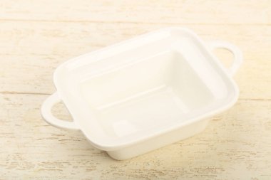 Boş beyaz pişirme çanağı