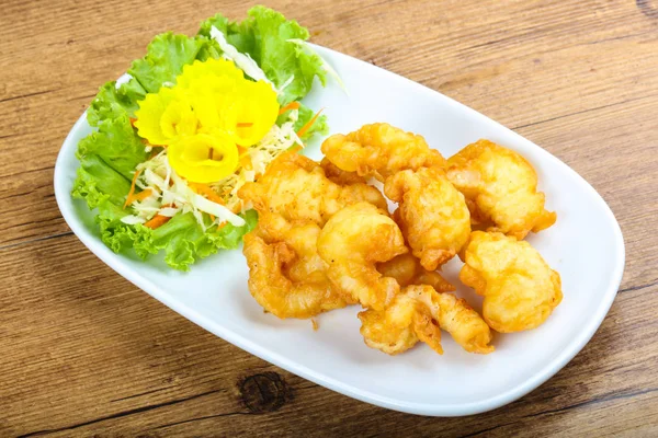 Азиатский стиль Squid tempura — стоковое фото