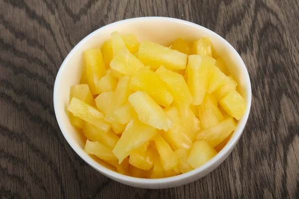 Słodki puszki ananasa — Zdjęcie stockowe