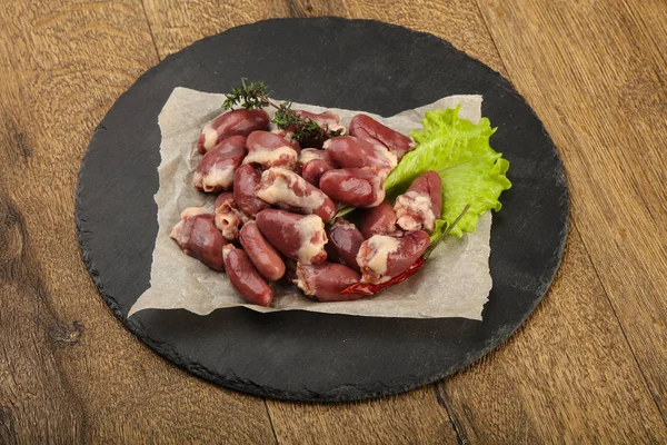 Cuori di pollo crudo — Foto Stock