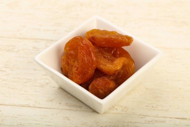 Kasede kurutulmuş kayısı. 