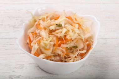 Çiğ lahana turşusu