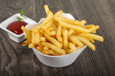 Kabın içinde patates kızartması