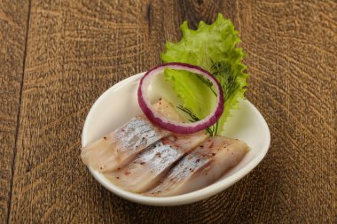 Dilimlenmiş ringa balığı filetosu