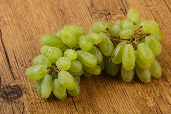 熟した甘い緑のブドウ — ストック写真