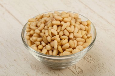 kabın içinde sedir fındık 