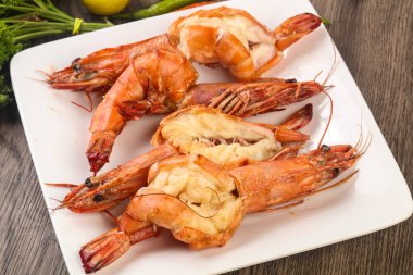 Izgara kaplan karidesi.