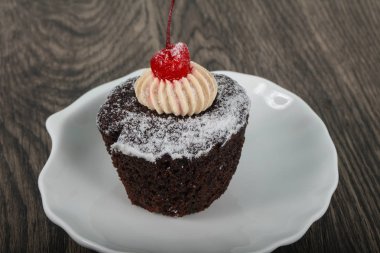 cherry ile çikolatalı kek