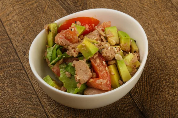 Insalata di tonno e avocado — Foto Stock