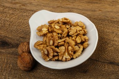 Kabın içinde açık ceviz