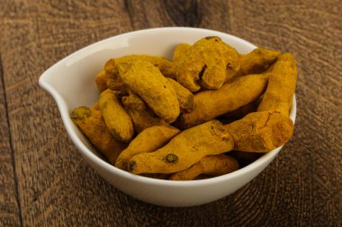 Tumeric kökü yığın 