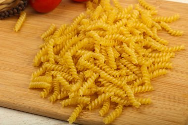 Makarna için ham fussili