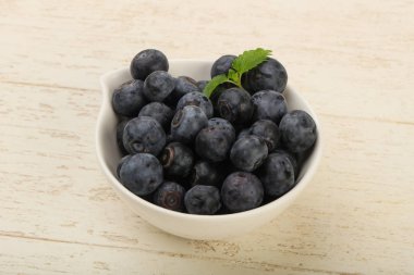 Kabın içinde yaban mersini