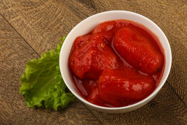 Soyulmuş domates suyu ile