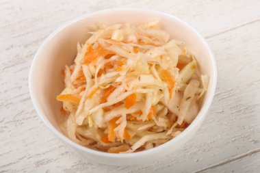 Çiğ lahana turşusu