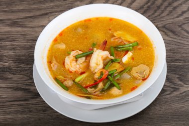 Tom yam çorbası
