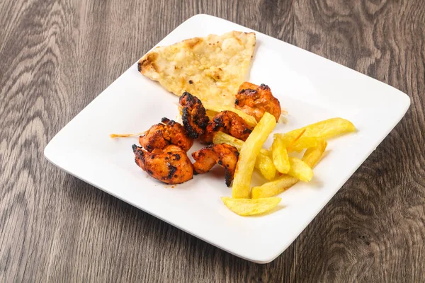 Pollo tandoori con naan —  Fotos de Stock