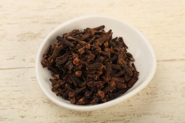 Kabın içinde tohum karanfil 