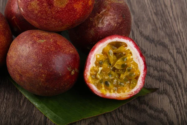 Maracuya - τροπικά φρούτα — Φωτογραφία Αρχείου