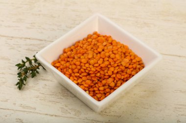 Kabın içinde portakal mercimek 