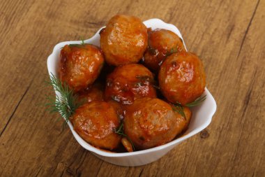 Domates soslu köfte. 