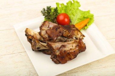 Kavrulmuş domuz diz