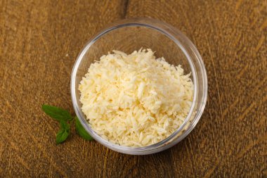 Kabın içinde Hindistan cevizi pul