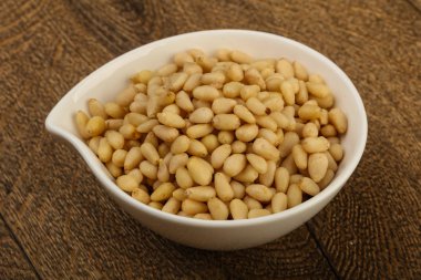 kabın içinde sedir fındık