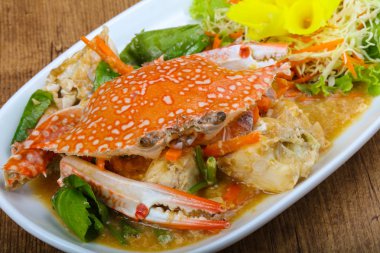 Soslu haşlama yengeç