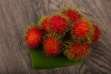 Olgun Asyalı Rambutan yığın