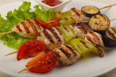 sebze ve tavuk şiş