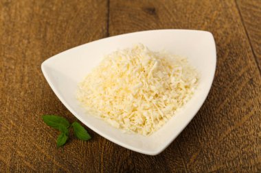 Kabın içinde Hindistan cevizi pul