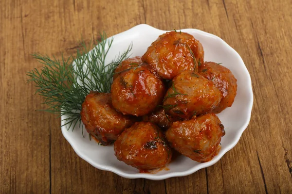 Domates soslu köfte.