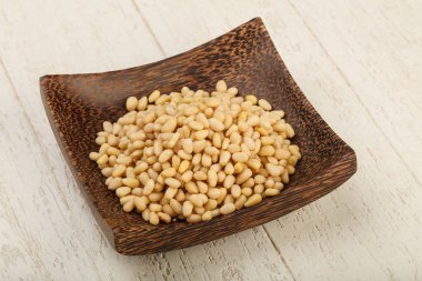 kabın içinde sedir fındık