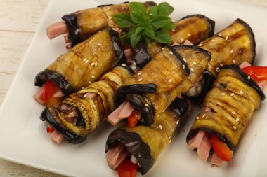 Jambon ile doldurulmuş patlıcan