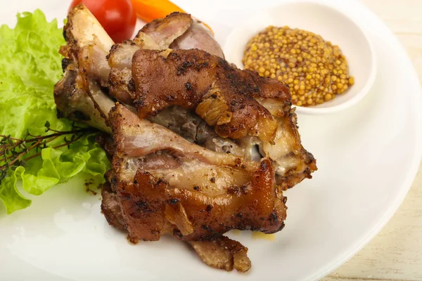 Kavrulmuş domuz diz