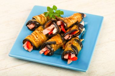 Jambon ile doldurulmuş patlıcan