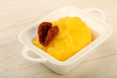 Kuru domatesli Polenta.