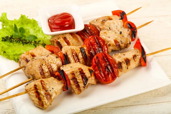 Izgara hindi şişleri