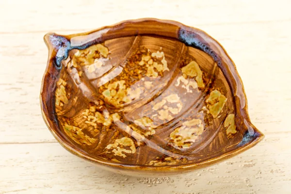 boş kahverengi kase