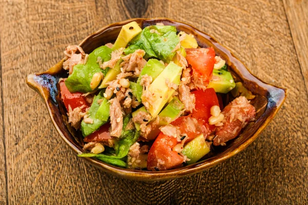 Ton balığı ve Avokado salatası