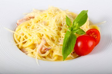 lezzetli makarna carbonara