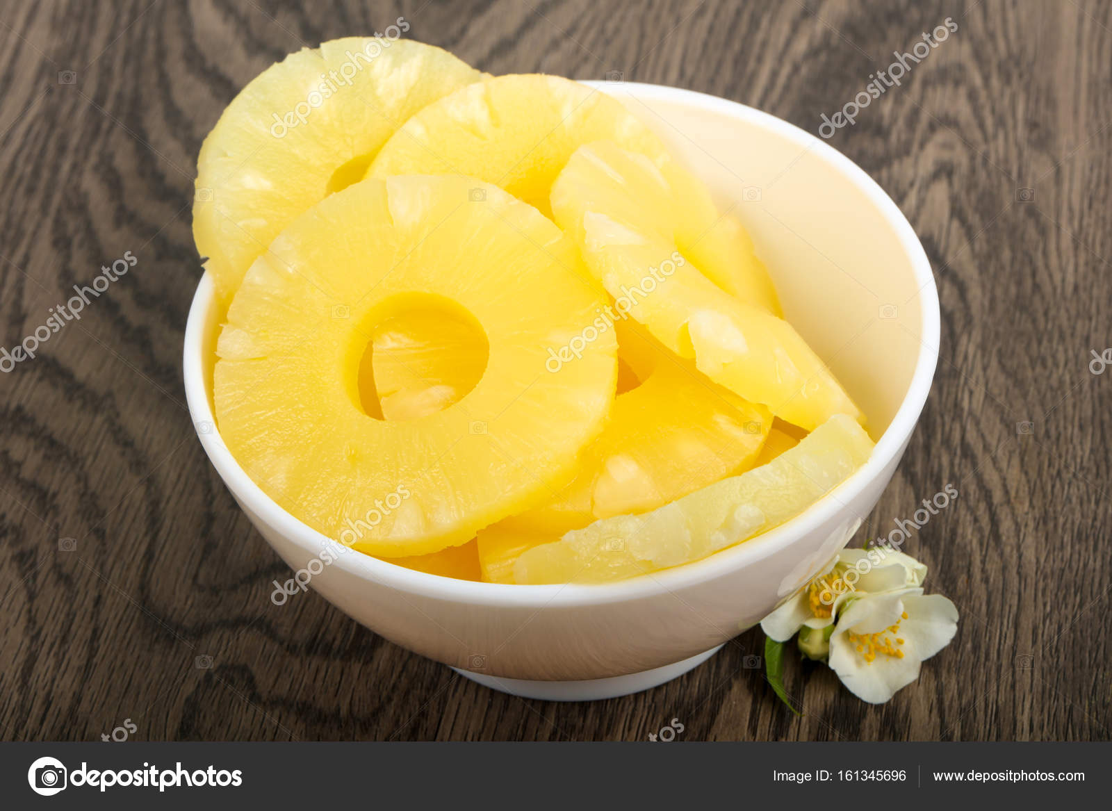 Sweet Canned pineapple Stock Photo by ©AndreySt 161345696