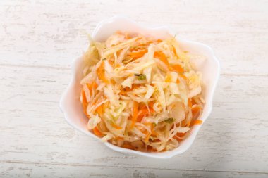 Çiğ lahana turşusu