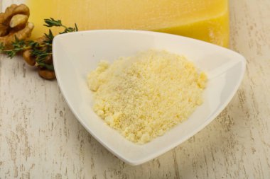 Parmesan peyniri rendesi