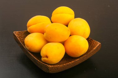 Olgun tatlı kayısı