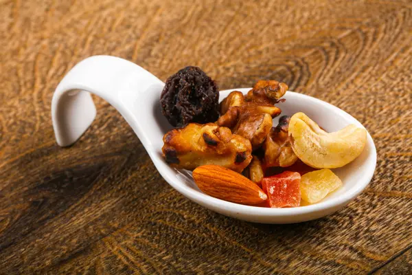 Fındık karışımı kase