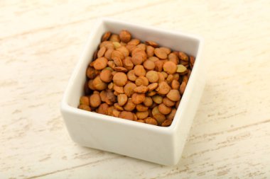 Kabın içinde ham mercimek