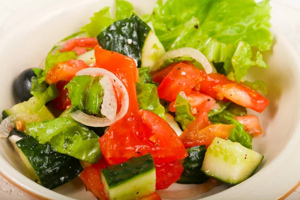 Taze Yunan salatası