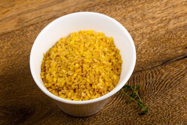 Kabın içinde ham bulgur